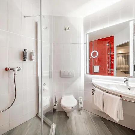 Ibis Centrum Hotel 2*