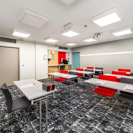 Ibis Centrum Hotel 2*