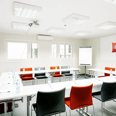 Ibis Centrum Hotel 2*
