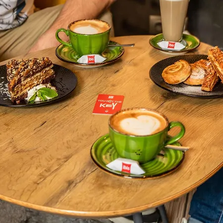 מלון Ibis Centrum 2*